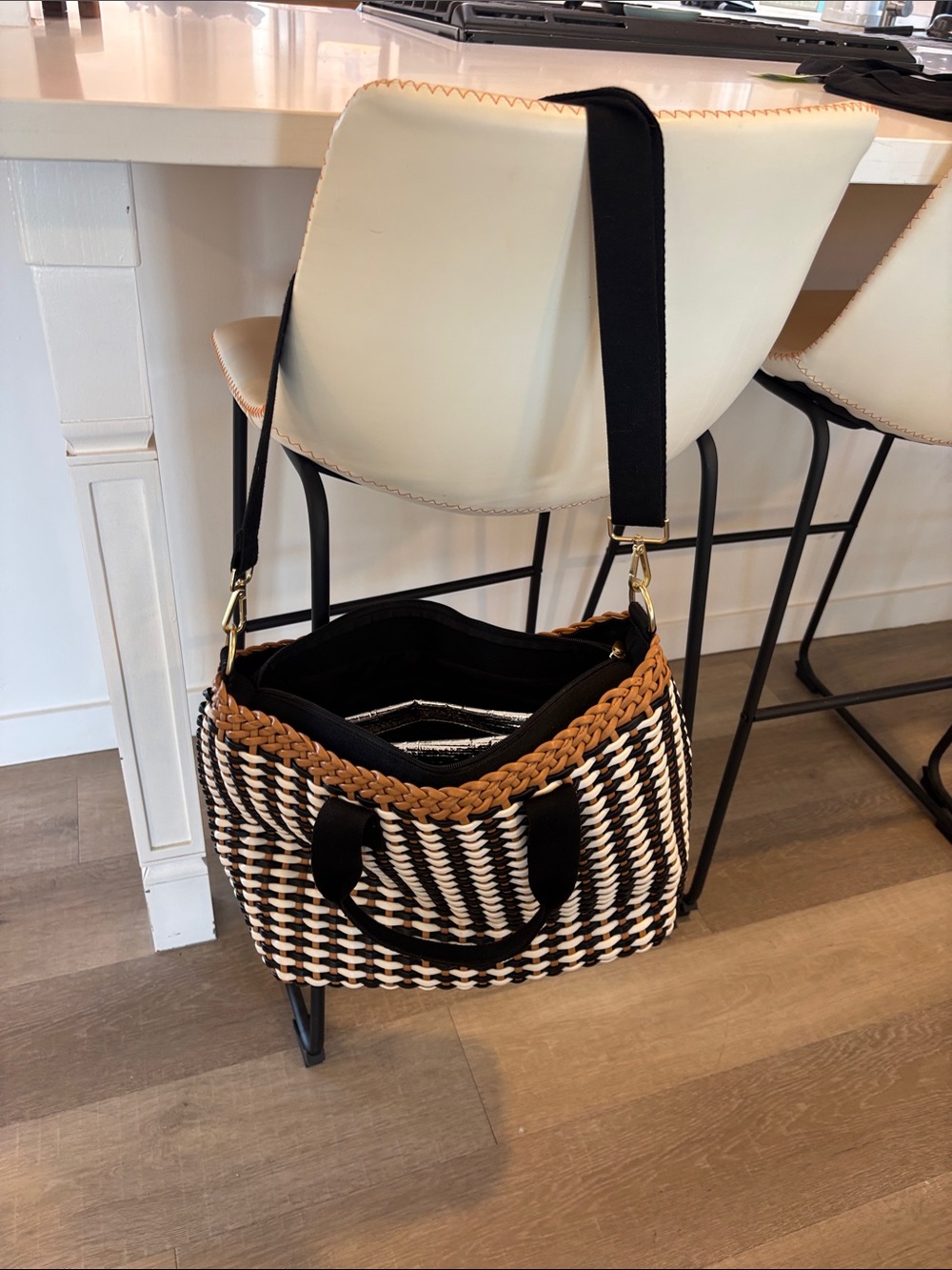 l*space Black & White Voyager Bag/Cooler tote